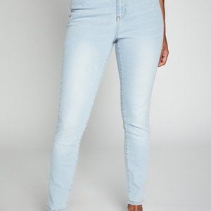 Light wash skinny jeans